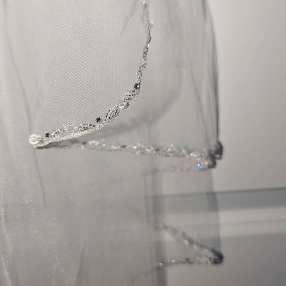 Beaded bridal veil - NWT